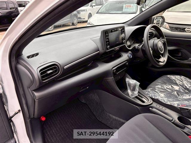Toyota YARIS 2023-03 7061581-3