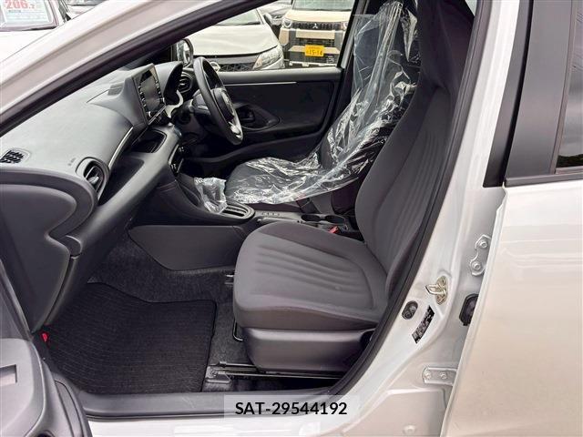 Toyota YARIS 2023-03 7061581-4