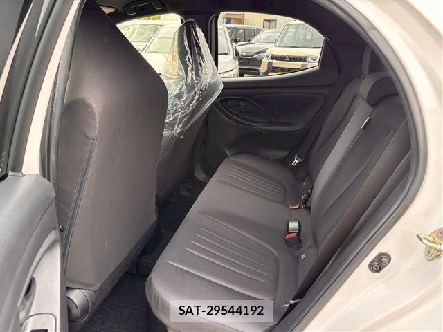 Toyota YARIS 2023-03 7061581-5