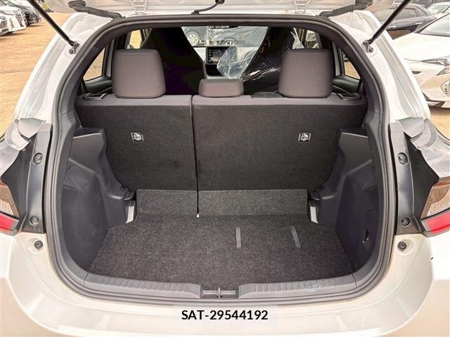 Toyota YARIS 2023-03 7061581-6