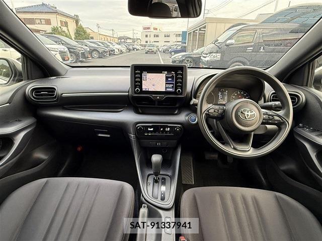 Toyota YARIS 2023-03 7227820-16