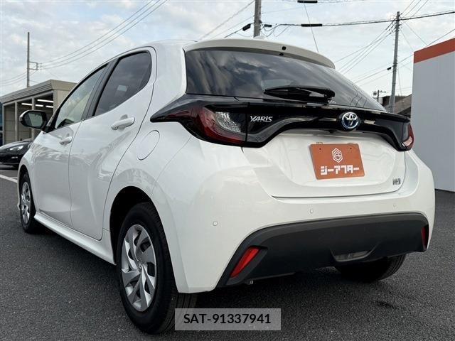 Toyota YARIS 2023-03 7227820-21