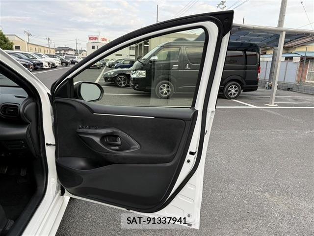 Toyota YARIS 2023-03 7227820-29