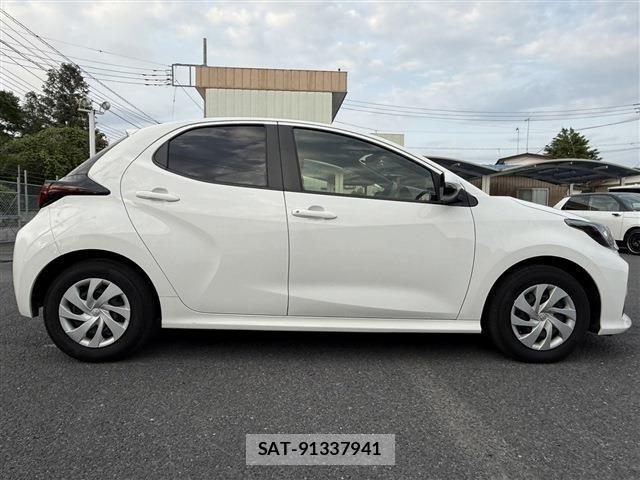 Toyota YARIS 2023-03 7227820-7