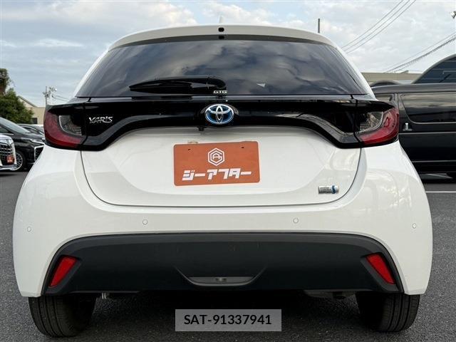 Toyota YARIS 2023-03 7227820-8