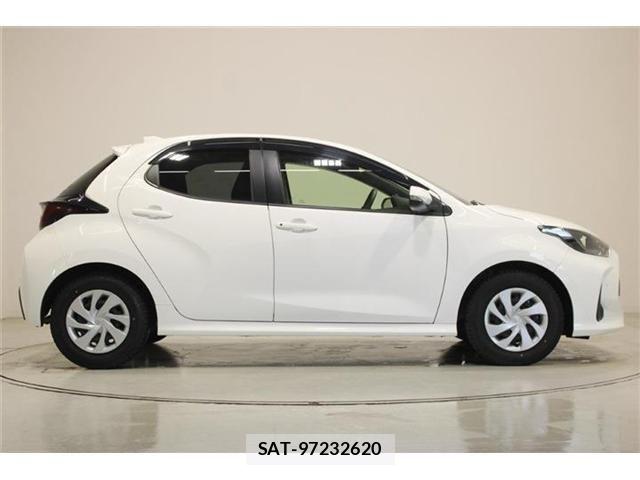 Toyota YARIS 2021-04 7227815-12