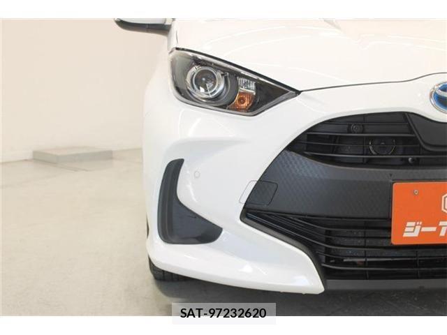 Toyota YARIS 2021-04 7227815-15