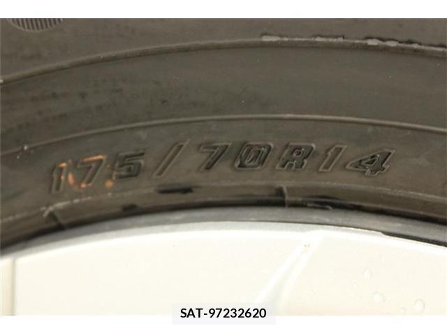 Toyota YARIS 2021-04 7227815-26