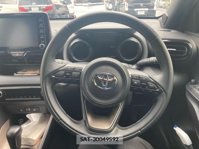 Toyota YARIS 2022-05 7227814-16