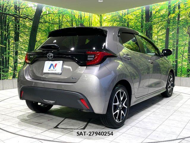 Toyota YARIS 2024-01 7227818-16