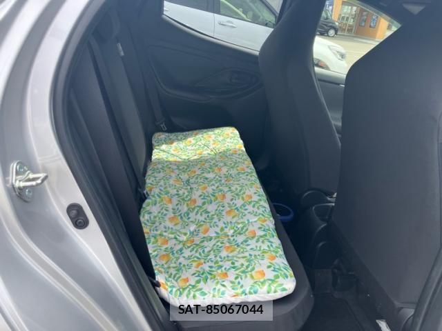 Toyota YARIS 2020-03 7227812-12