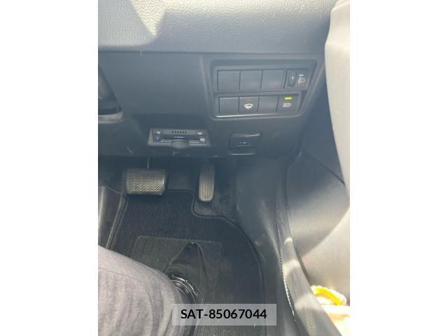 Toyota YARIS 2020-03 7227812-19