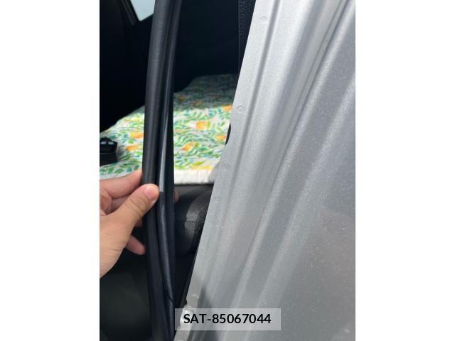 Toyota YARIS 2020-03 7227812-22