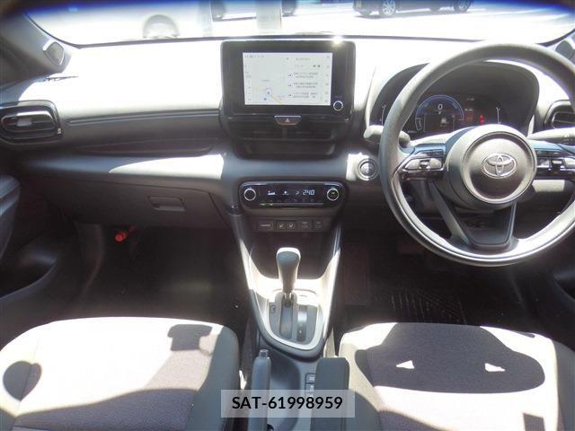 Toyota YARIS 2024-06 7227824-24