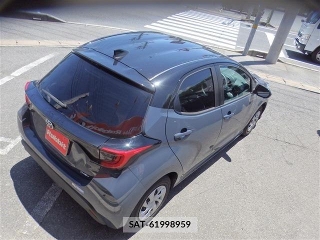 Toyota YARIS 2024-06 7227824-7