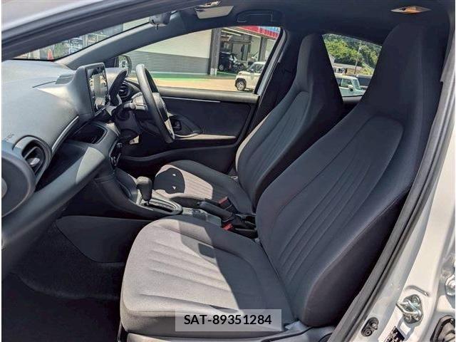 Toyota YARIS 2023-01 7227817-11