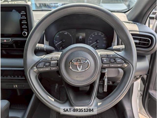 Toyota YARIS 2023-01 7227817-17