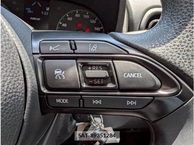 Toyota YARIS 2023-01 7227817-19