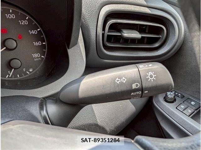 Toyota YARIS 2023-01 7227817-21