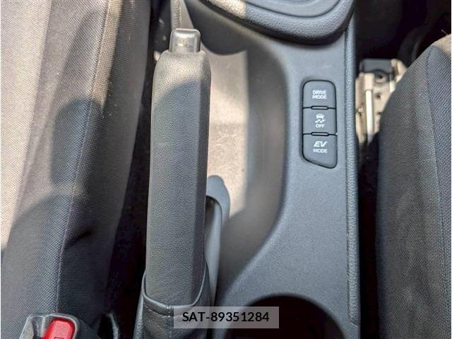 Toyota YARIS 2023-01 7227817-26