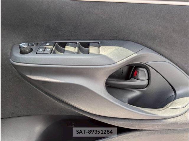 Toyota YARIS 2023-01 7227817-29