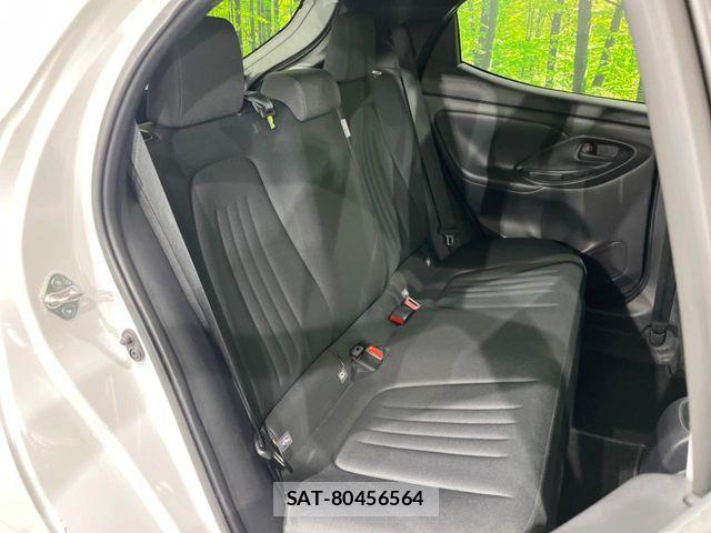 Toyota YARIS 2023-04 7227819-9