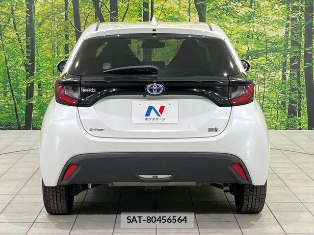 Toyota YARIS 2023-04 7227819-15