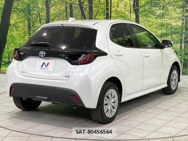 Toyota YARIS 2023-04 7227819-17
