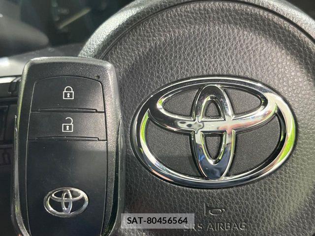 Toyota YARIS 2023-04 7227819-7