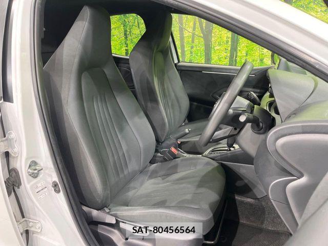 Toyota YARIS 2023-04 7227819-8