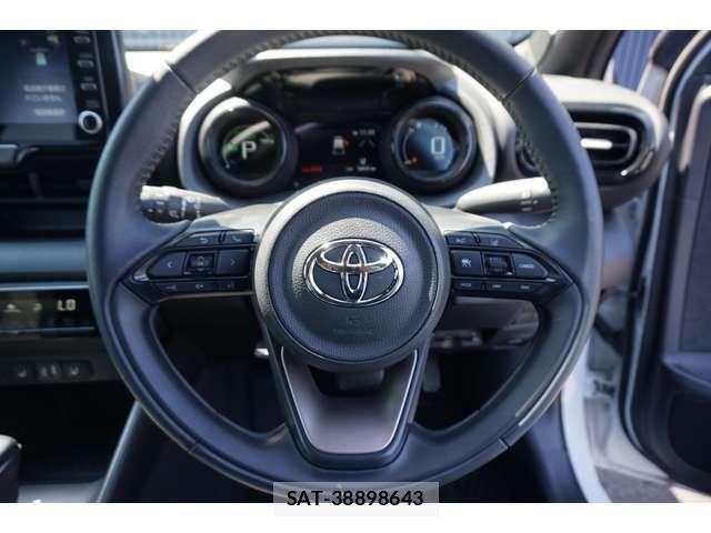 Toyota YARIS 2023-10 7273357-10