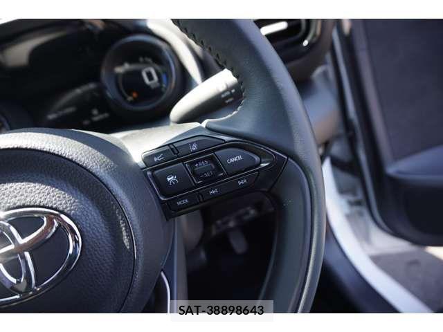 Toyota YARIS 2023-10 7273357-12
