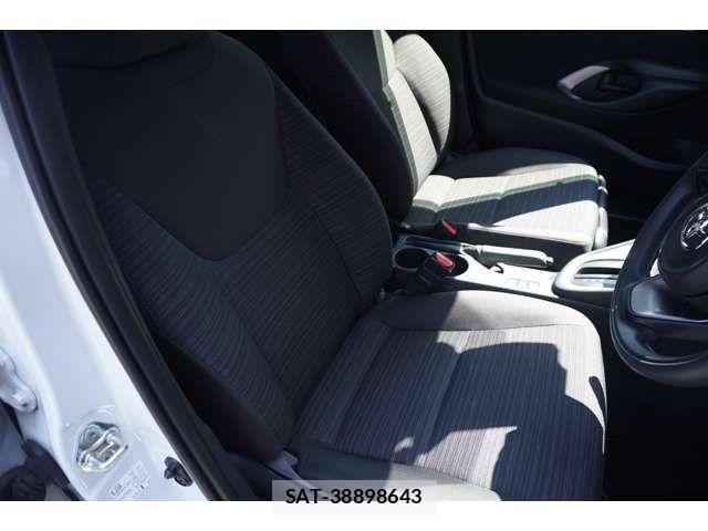 Toyota YARIS 2023-10 7273357-14