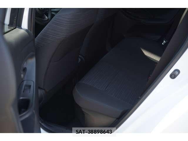 Toyota YARIS 2023-10 7273357-16