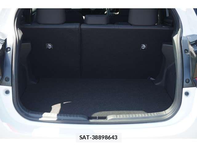 Toyota YARIS 2023-10 7273357-17