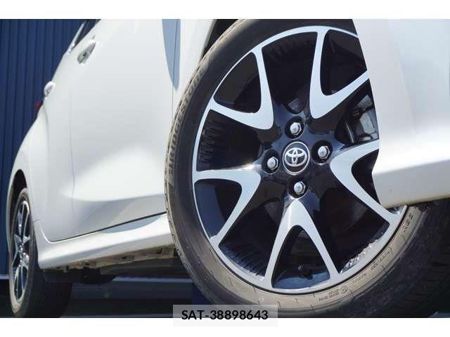 Toyota YARIS 2023-10 7273357-7