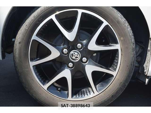 Toyota YARIS 2023-10 7273357-8