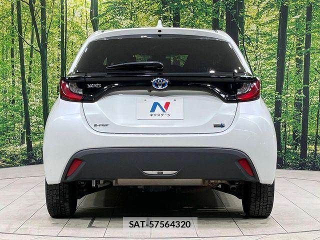 Toyota YARIS 2023-04 7273358-14