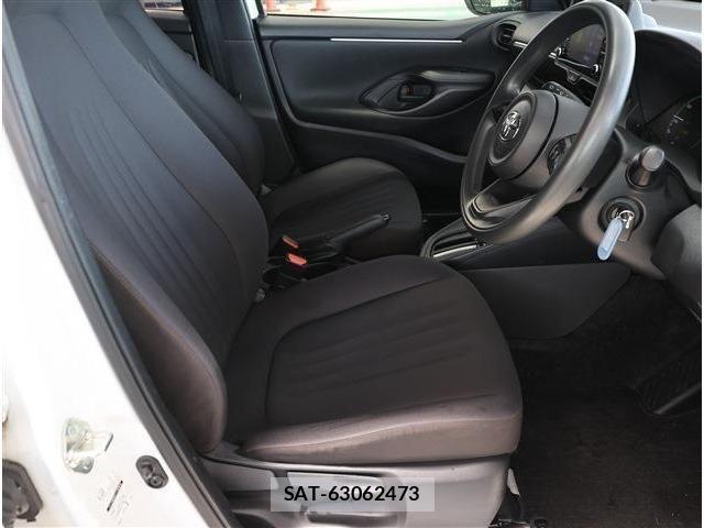 Toyota YARIS 2021-04 7331549-12