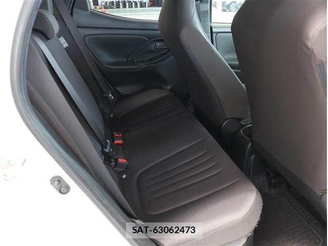 Toyota YARIS 2021-04 7331549-13