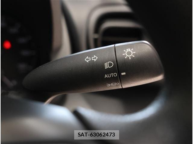Toyota YARIS 2021-04 7331549-29