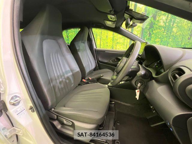 Toyota YARIS 2023-04 7331544-7
