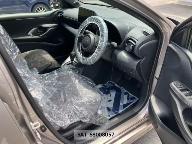 Toyota YARIS 2025-04 7331540-12