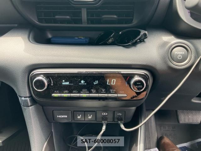 Toyota YARIS 2025-04 7331540-25
