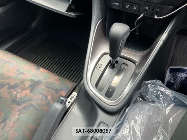 Toyota YARIS 2025-04 7331540-26