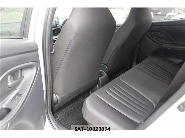Toyota YARIS 2020-09 7331543-26