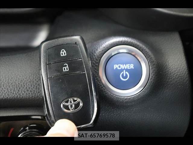 Toyota YARIS 2023-05 7331542-3
