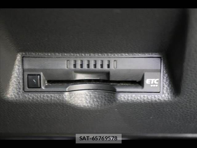 Toyota YARIS 2023-05 7331542-5