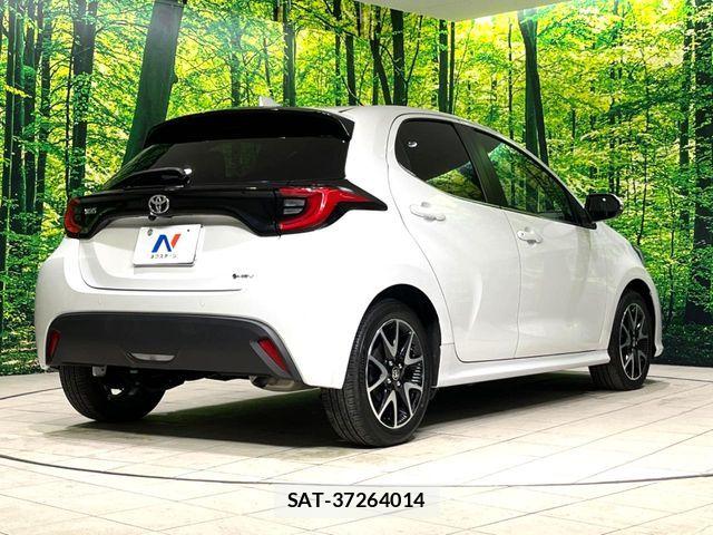 Toyota YARIS 2024-06 7331537-16