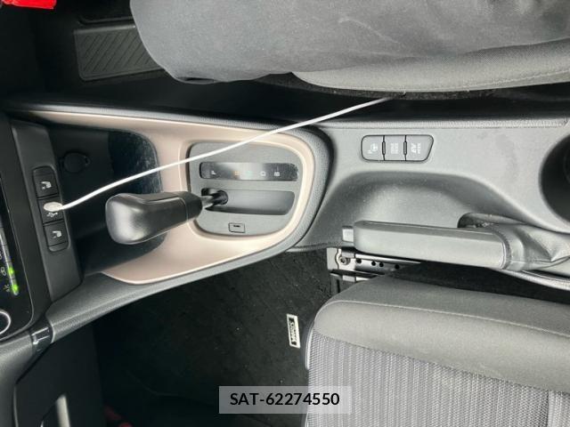 Toyota YARIS 2023-03 7360704-11